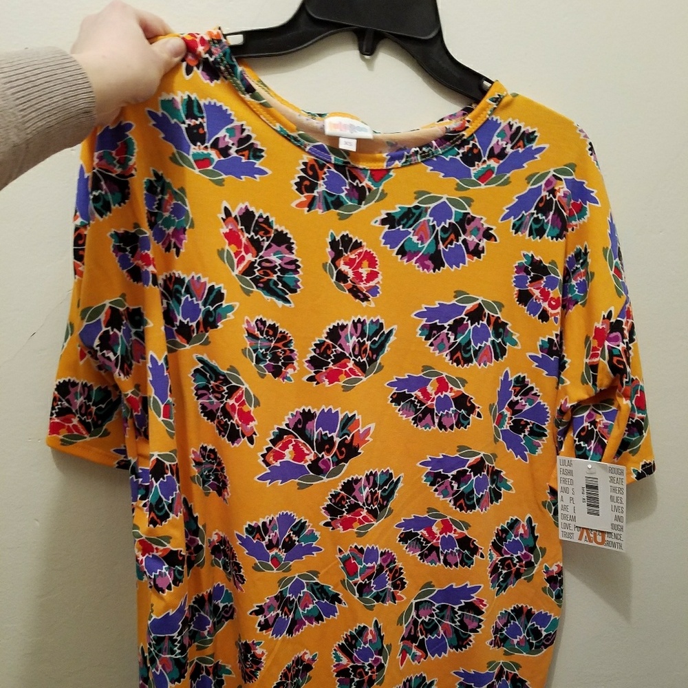 NWT Lularoe Floral Irma. Size XS.